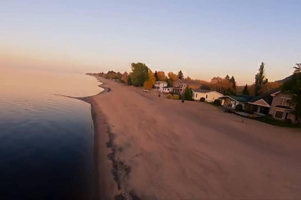 Maison Sur Le Lac Desbiens Kültér fotó